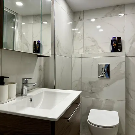 Cozy In Old Town, Walk To Everything Διαμέρισμα